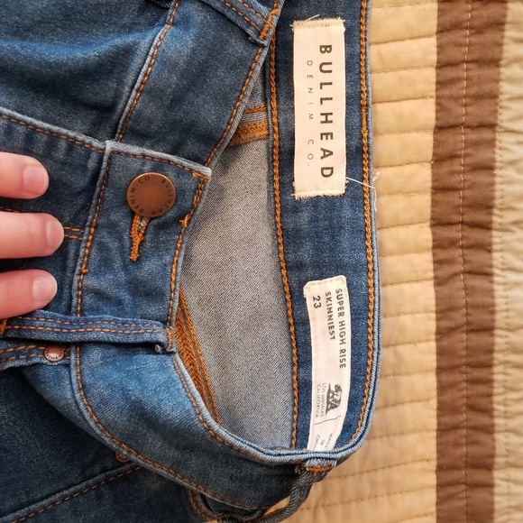 Skinny high rise Jean's - Picture 2 of 3